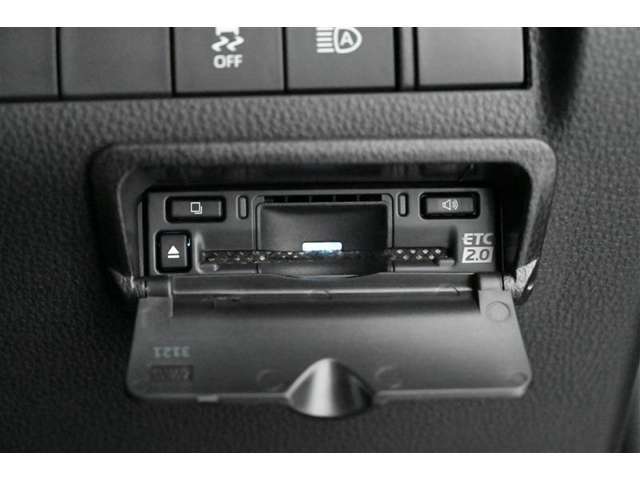 ETC2.0車載器です。　『ETC2.0』は、料金支払い ＋ 高速道路　情報提供サービス・新サービスが受けられます。