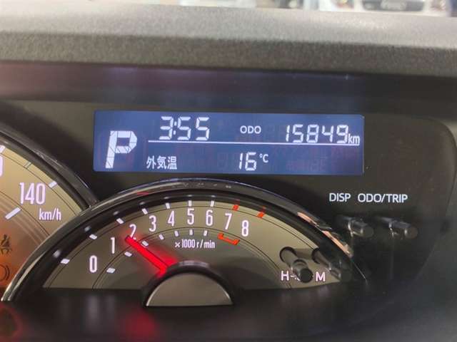 視認性の良いメ-タ-を採用しており、快適なドライブをサポ-トします。