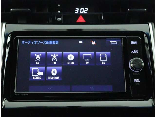 Bluetooth接続に対応しております。AM.FMラジオ　DVD再生機能付きCDステレオです。TVも視聴可能です（停車時）