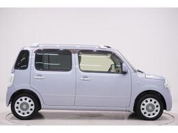 県内13店舗にて常時500台以上ダイハツ車を展示中です。見て、触って、納得のいく一台をぜひ見つけてください。