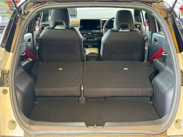 多彩なシートアレンジで広々としたラゲッジルームは日常・レジャーに活躍する事間違いなし。