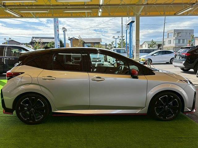 純正オプションや、その他カスタマイズのご相談も大歓迎。市販パーツの取り付けなど車検が問題ないレベルまで、お客様の「こだわり」を実現させます。