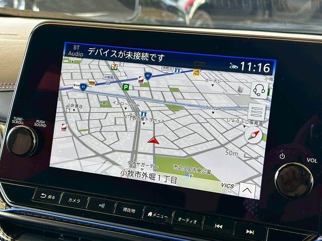 【純正9インチナビ】ナビ機能に加えてフルセグテレビやブルートゥース接続など多彩な機能を併せ持っており、インパネ周りがすっきりしてますね！