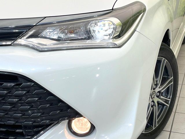 【LEDヘッドライト】悪天候や夜間走行時も良好な視界を確保し安心して運転できる高輝度LEDヘッドライトを装備！点灯速度が早く、消費電力も抑えられています。