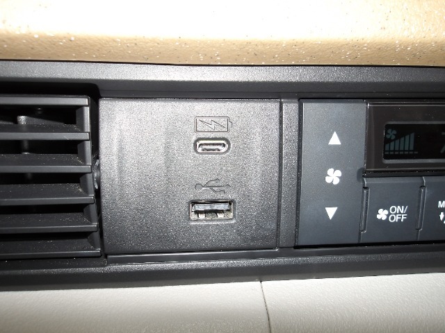 USB・外部入力が可能です♪