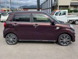 お車の車検・オイル交換・修理・鈑金塗装・ガラス修理・デントリペア・ボディコーティングなども幅広く対応しております。その際は無料で代車を貸し出し致します。車の事は何でもお任せください！