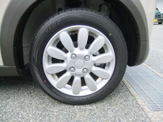 ★お車によっては『取扱説明書・保証書』が付属されている場合もございます。操作方法で困ったとき取扱説明書があれば安心ですよね！付属されていないお車もございますので事前に中古車スタッフまでお問合せ下さい。