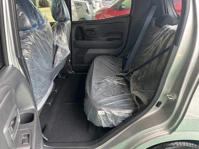 ★5年間新車保障★初度登録から5年間の新車保証が含まれています。長期間、安心してお乗り頂けます！保障費用は支払総額に含まれています！遠方のお客様は保証継承後、お近くのディーラーにて保証が受けられます！