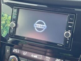 【純正ナビ】人気の純正ナビを装備。オーディオ機能も充実しており、Bluetooth接続すればお持ちのスマホやMP3プレイヤーの音楽を再生可能！毎日の運転がさらに楽しくなります！！