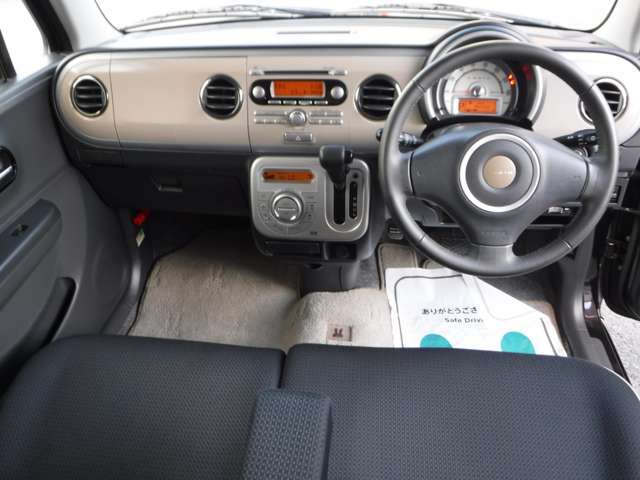 1オーナーで禁煙車です！いやな臭いもなく状態良好です！