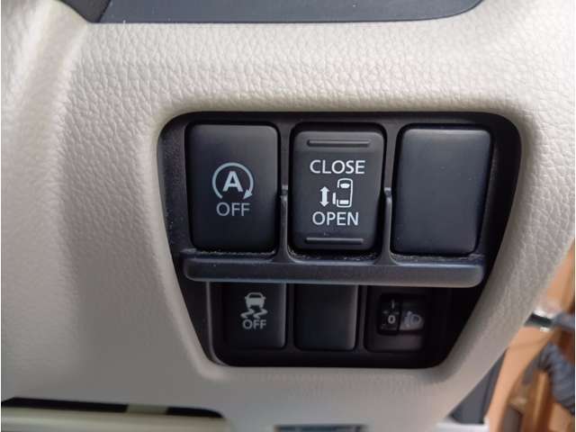 【パワースライドドア】スマートキーや運転席のスイッチでスライドドアの開閉が可能♪電動だから力を入れてドアを開ける必要が無く、小さいお子様でも、重い荷物を持っている時もラクに開け閉めできます♪