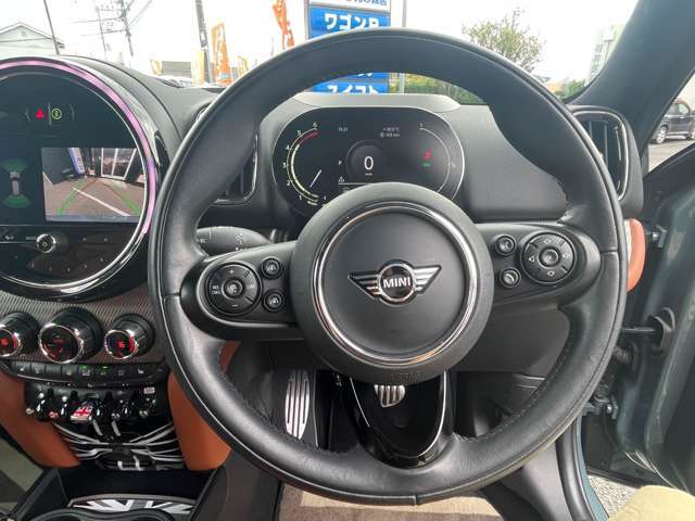 自ら操るハンドル！ドライバーの生命線です。お客様の目で実際にご確認ください。