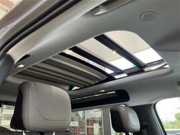 クルマを売ることを目的とせず、スタッフ1人1人の熱い想いを1台に託して、豊かで夢のある「クルマのある暮らし」のお手伝いをさせていただいています。