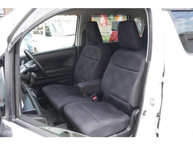 乗車定員4名
