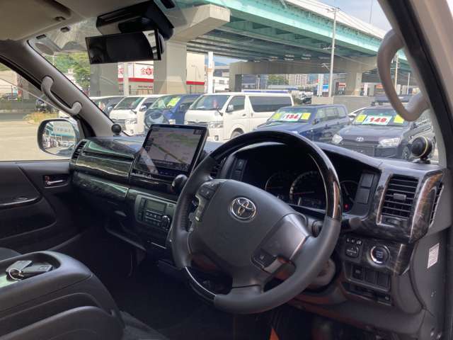 当店の車はルームクリーニング施工済み！納車前には手がけWAX、室内仕上げ清掃で納車をおこなっております！