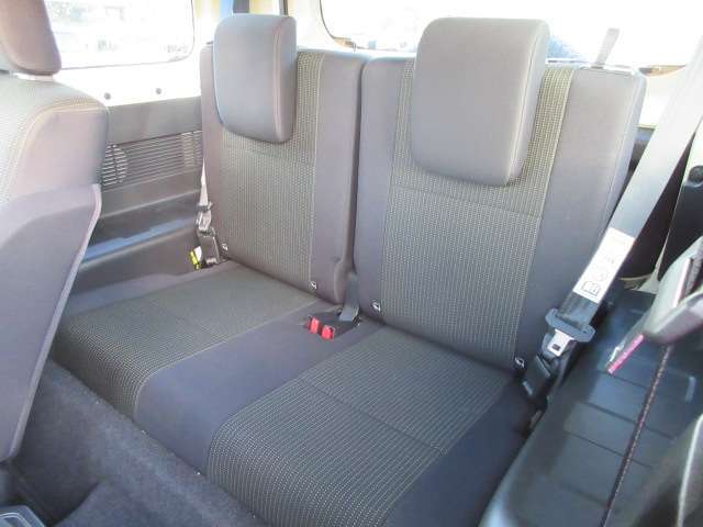 お客様に隅々まで見ていただけるよう展示車両は常に綺麗に仕上げております！お客様のご来店、スタッフ一同心よりお待ち申し上げます。