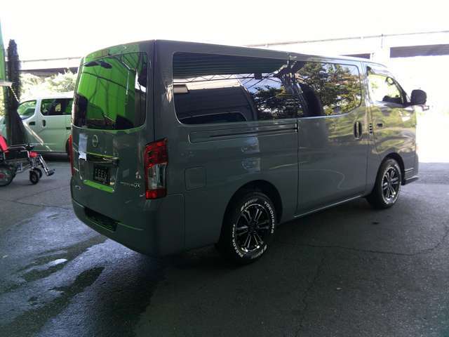 ステルスグレー　LEDヘッドランプ　インテリジェントエマージェンシーブレーキ！　全国納車可能です！