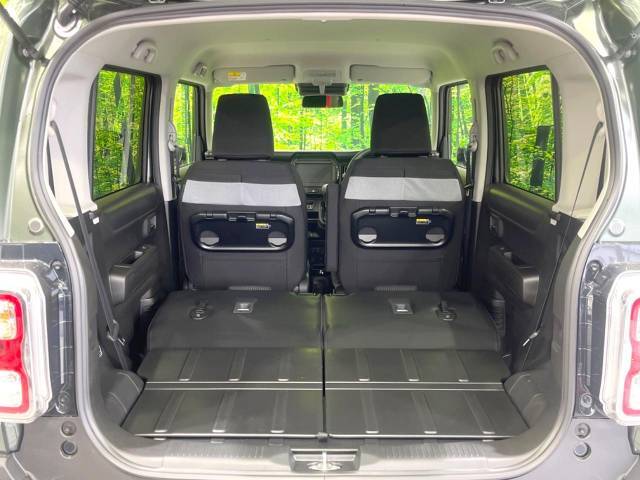 普段のお買い物や通勤、送迎等に十分な荷室スペースを確保しております。セカンドシートを倒すと、大きな荷物の積載も可能です♪