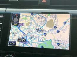 【メーカー純正ナビ】インテリアに溶け込むスタイリッシュな「専用設計」メーカーナビを装備♪視認性や操作性など基本性能にも優れ、より上質なカーライフをお楽しみいただけます。