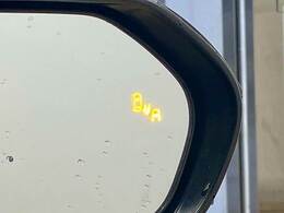 【ブラインドスポットモニター】車線変更時に後方から近づくお車をアラートしてくれます。