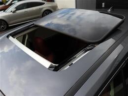 LIBERALA仙台港では、多彩な輸入車中から拘りが詰まった【 Only One 】の物件を五感で較べていただけます。新しい驚きと発見をお届け致します。