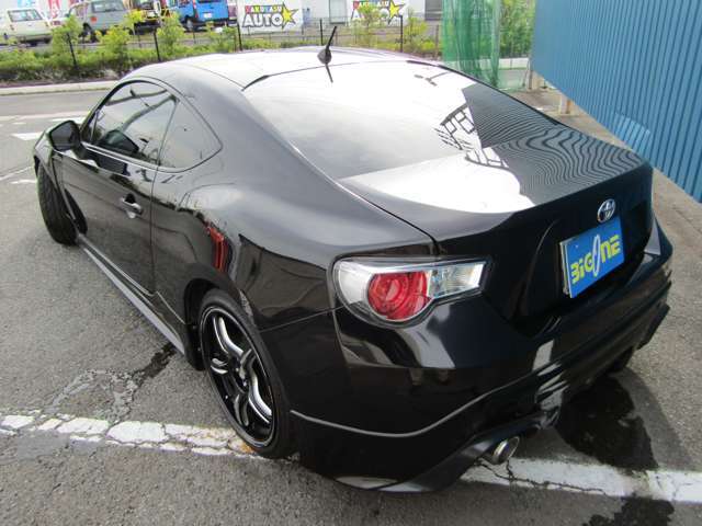 稀に、一つのお車にお客様が重なりご紹介出来ない場合、業者販売で商談中等でお車のご紹介が出来かねてしまう場合がございますので、事前のご来店予約を頂けますと幸いです。お電話は043-215-3939！