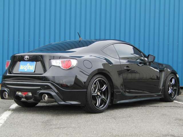 当店の車両は全台試乗可能です。展示場の在庫台数が多い為、目星を付けて、いざご来店された際にそれ以外のお車と迷われるお客様が殆どです。是非お好きな車両をご納得ゆくまで乗り比べしてください！