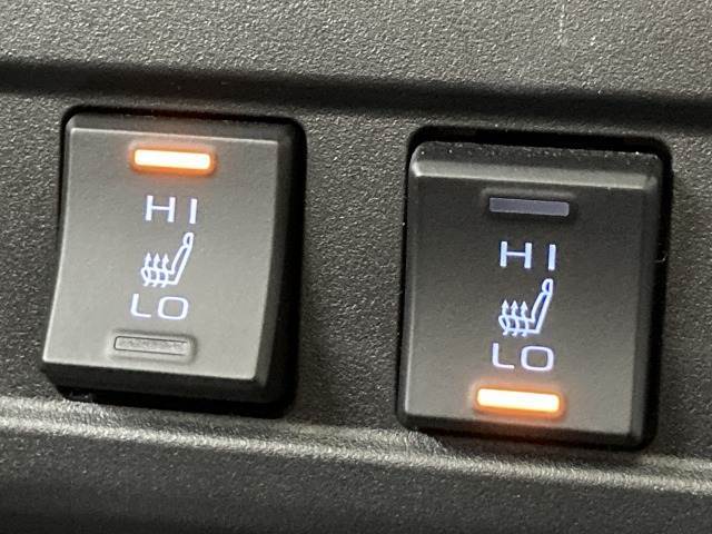 【シートヒーター】冬場にうれしいシートヒーターを装備。シート自体が温まりますので、冬場のドライブをよりお楽しみいただけますよ。
