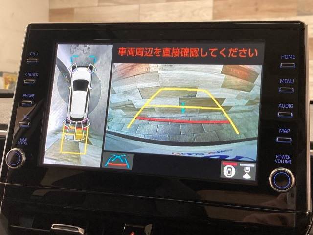 【純正ディスプレイオーディオ】FM・AMラジオやブルートゥース接続など多彩な機能を併せ持っており、インパネ周りがすっきりしてますね！追加オプションでナビ機能やフルセグTV、DVD再生なども可能です。