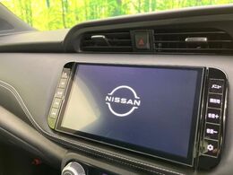 【純正ナビ】人気の純正ナビを装備しております。ナビの使いやすさはもちろん、オーディオ機能も充実！キャンプや旅行はもちろん、通勤や買い物など普段のドライブも楽しくなるはず♪