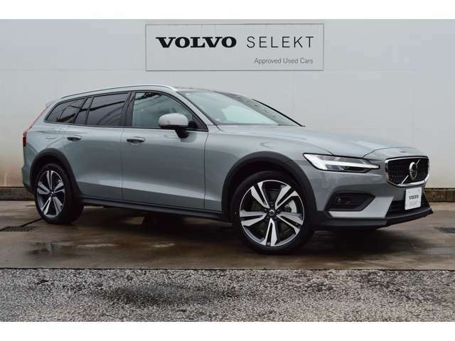 VOLVOは先進の安全装置も全グレードに標準装備です