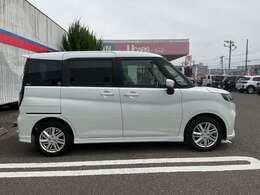 リヤスライド仕様となっていますので開け閉めの際、隣の車にドアをぶつける心配がございません☆