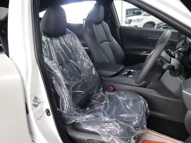 ご納車前のボディガラスコーティングも専門の業者が常駐しておりクオリティの高いコーティングを低価格にてご提供しております♪