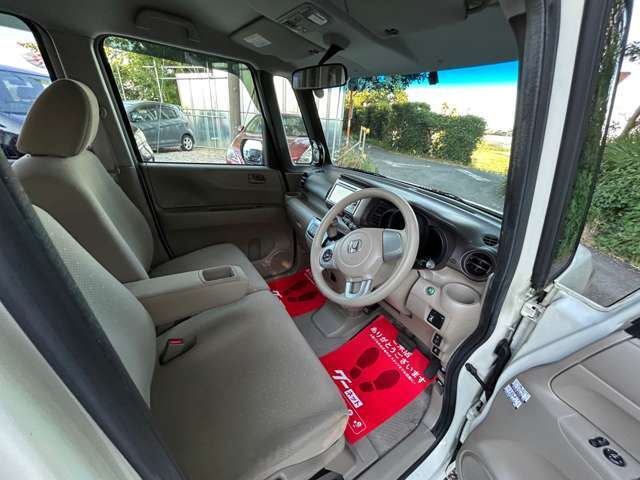 当店は、低年式から高年式の車両を国産車から輸入車まで幅広く取り扱っております。程度の良い車両をお手頃価格にてご良いしておりますので他店と支払い総額で見比べてみてください♪