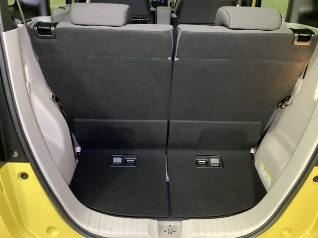 トランクの広さは、どうです、たくさんの荷物が積めますよ。