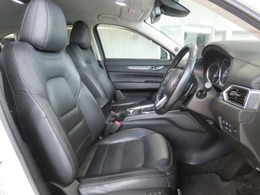 【運転席10Wayパワーシート＆ドライビングポジションメモリー機能】運転手にあったシートパターン設定可能です。