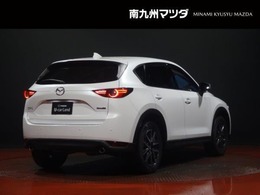 【CX-5】上質感と精悍さを兼ね備え、ワイド感を強調した意匠。オールラウンドな機能美と品格、洗練されたデザイン。
