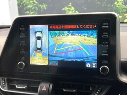 【パノラミックビューモニター】専用のカメラにより、上から見下ろしたような視点で360度クルマの周囲を確認することができます☆死角部分も確認しやすく、狭い場所での切り返しや駐車もスムーズに行えます。