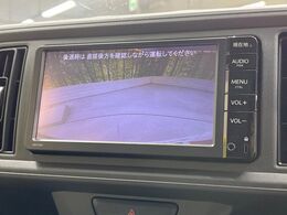 【サイドカメラ】停車・駐車時に死角になりがちな運転席から見えづらい部分の障害物を確認できます！雨天時や夜間などは特に活躍してくれるアイテムです。