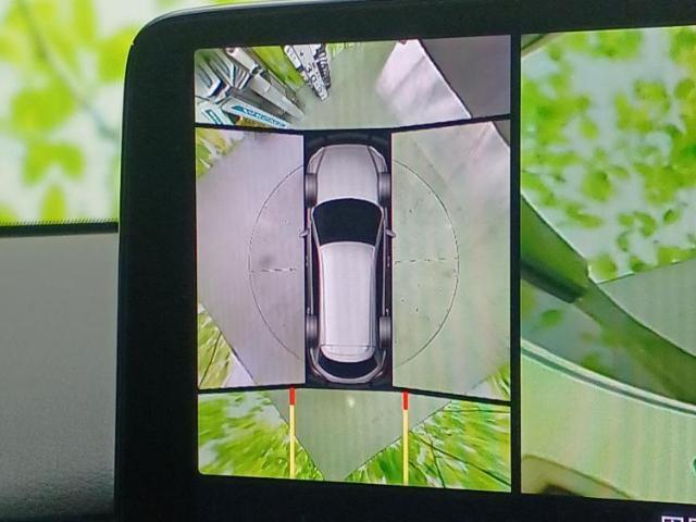 WECARSの展示場では実際に見て、触ってお車をお選びいただけます！知識の豊富な営業スタッフが様々なカーライフをご提案いたします！