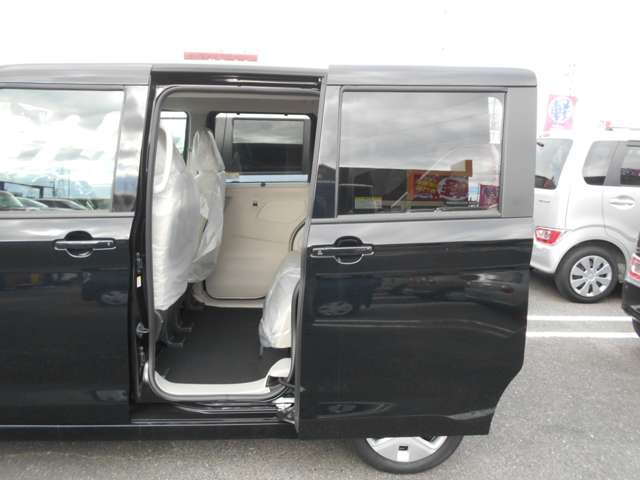 左側ハンズフリーパワースライドドア