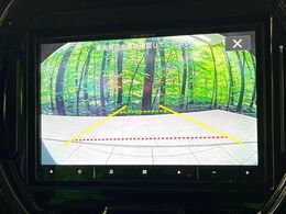 【バックカメラ】駐車時に後方がリアルタイム映像で確認できます。大型商業施設や立体駐車場での駐車時や、夜間のバック時に大活躍！運転スキルに関わらず、今や必須となった装備のひとつです！