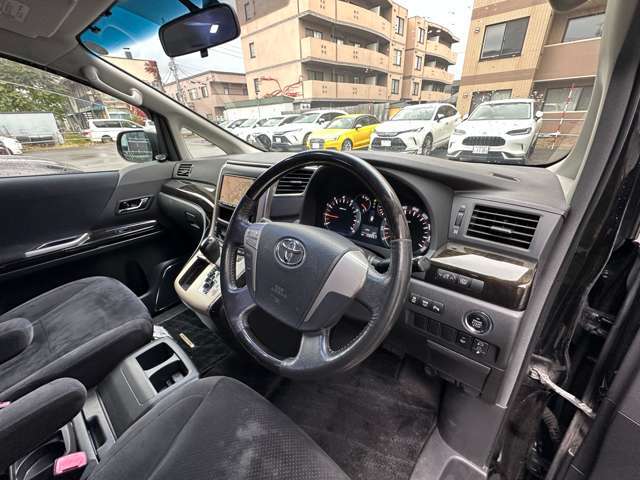 ナビも装備、充実した音楽・映像環境をお楽しみください。