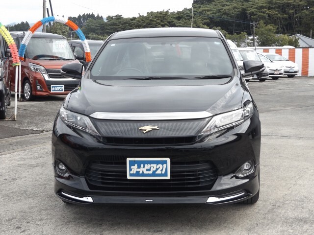 毎日続々と新しいお車が入庫中♪お探しのお車があればぜひ一度ご来店ください！笑顔でお待ちしています♪