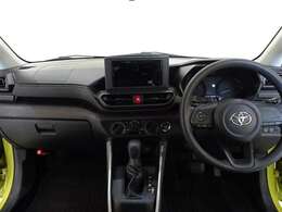 【メーター廻り】シンプルで飽きないデザイン、運転中も視界の邪魔にならない構造になっているので運転に支障もありません♪