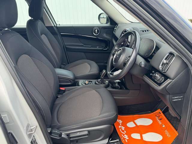 運転席シート廻りは使用感も少なく、良好な状態となっています。丁寧に使われていたことがよくわかります。