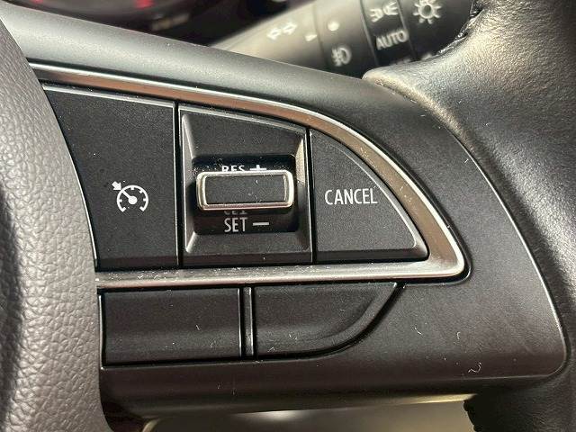 【クルーズコントロール】高速走行時に長距離ドライブの疲労を軽減してくれます。