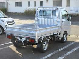 ハイゼットトラック　スタンダード農用SP　4WD・5MT☆　新車にラバーマット/バイザー/荷台ゴムマット/プロテクターパックがセットでお買得☆　メーカーOPの追加や、お好きなグレードや車体色に変更もOK☆