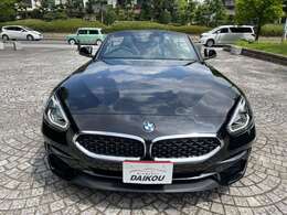 8000Kmの低走行車です。営業時間は10-17時になります。営業時間外のお電話は翌日10-11時に折り返しさせていただきます。