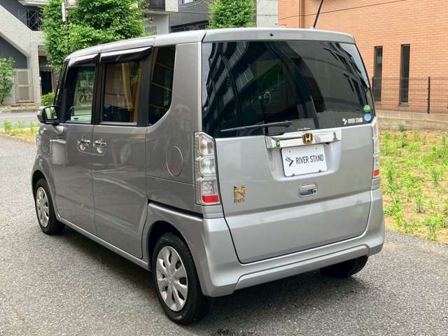 遠方のお客様で実際にお車を見る事ができない場合は、目立つ傷やご指定の箇所を写真撮影し、別途メール等でお送りする事も可能です。ラインでのやり取りにも対応しておりますので、お気軽にご用命くださいませ！